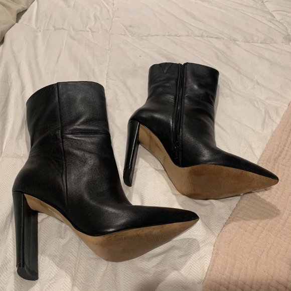 Aldo Women's Schuler Mid Shaft Boots - Like New/Gently Worn - Picture 4 of 4